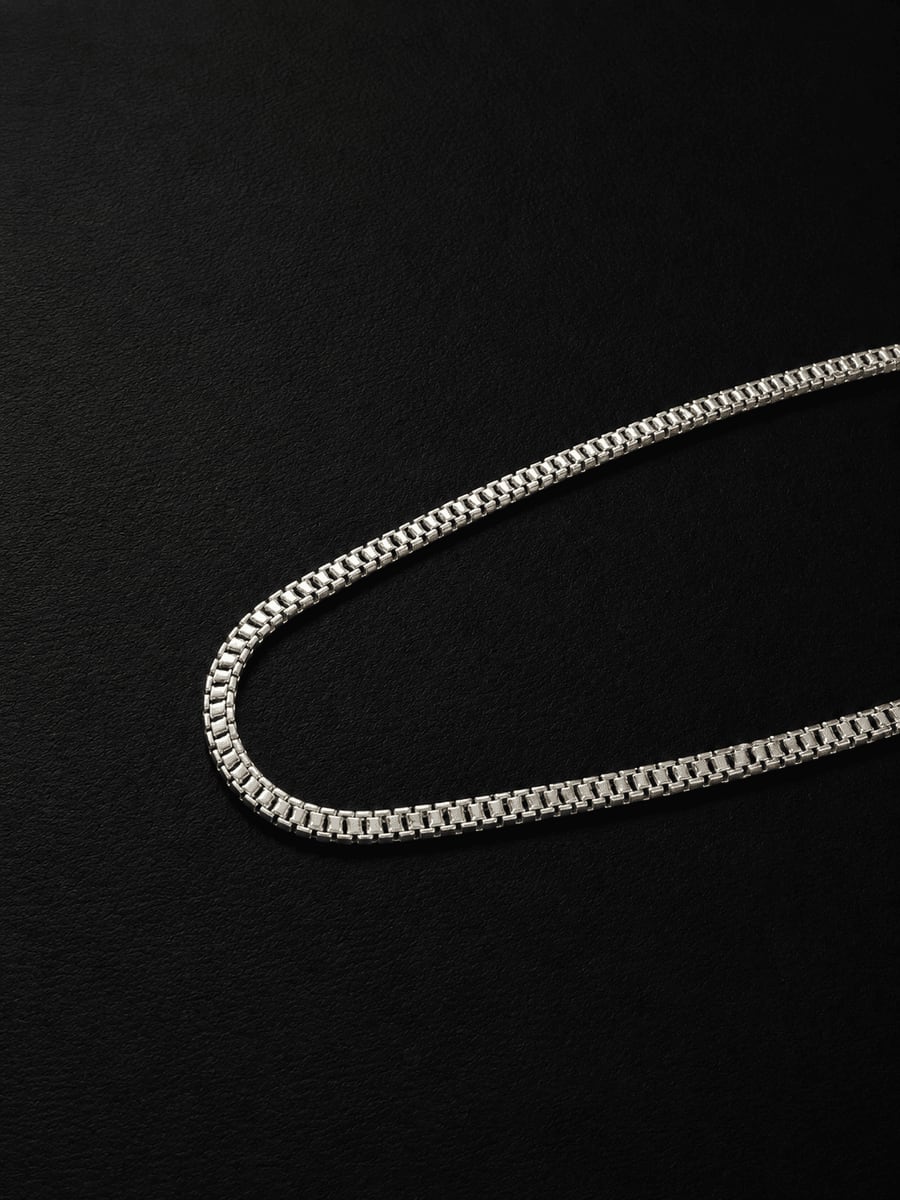Rounded Box Venetian Silver Chain 18 Inch
